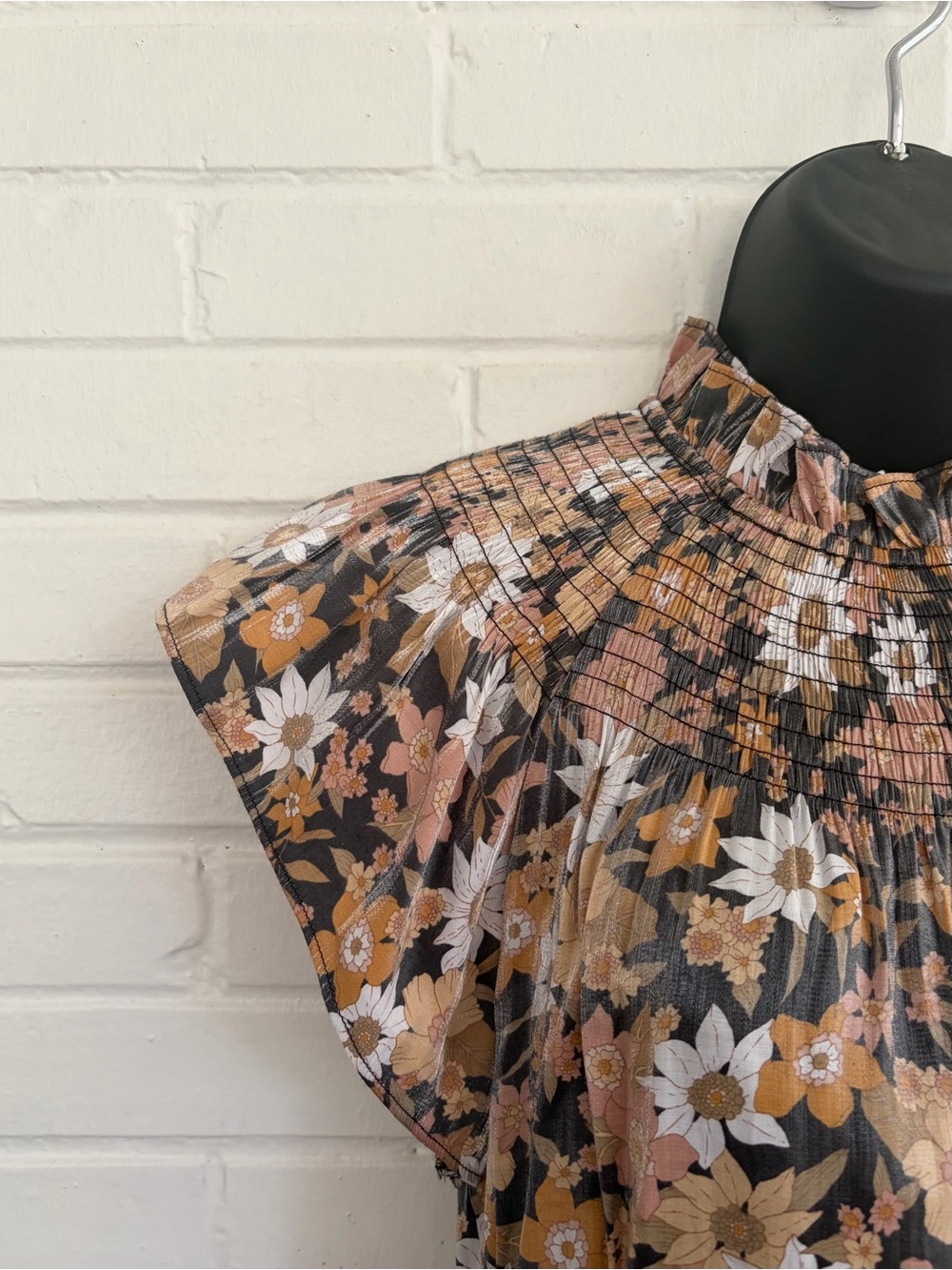 Moodie Smocked High-Neck Blouse in Floral Black Pattern, SZ L NWOT - Picture 5 of 11